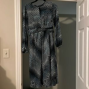 Pretty dress with flattering waist detail